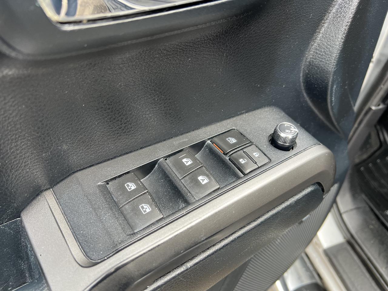 2016 Toyota Tacoma LIMITED Photo