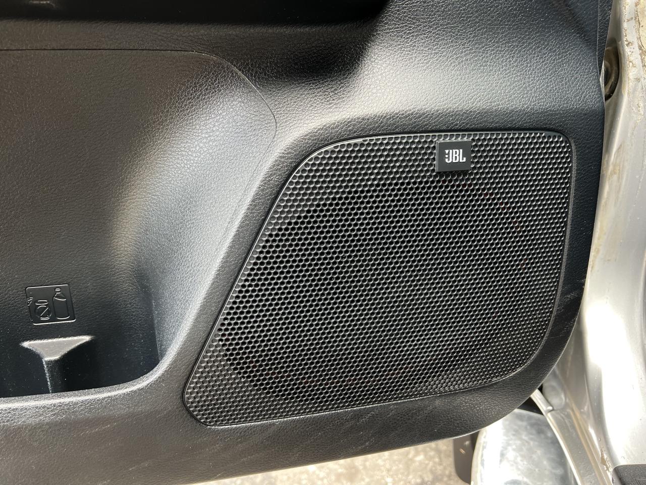 2016 Toyota Tacoma LIMITED Photo