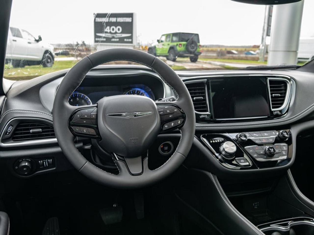 2026 Chrysler Pacifica Limited Photo