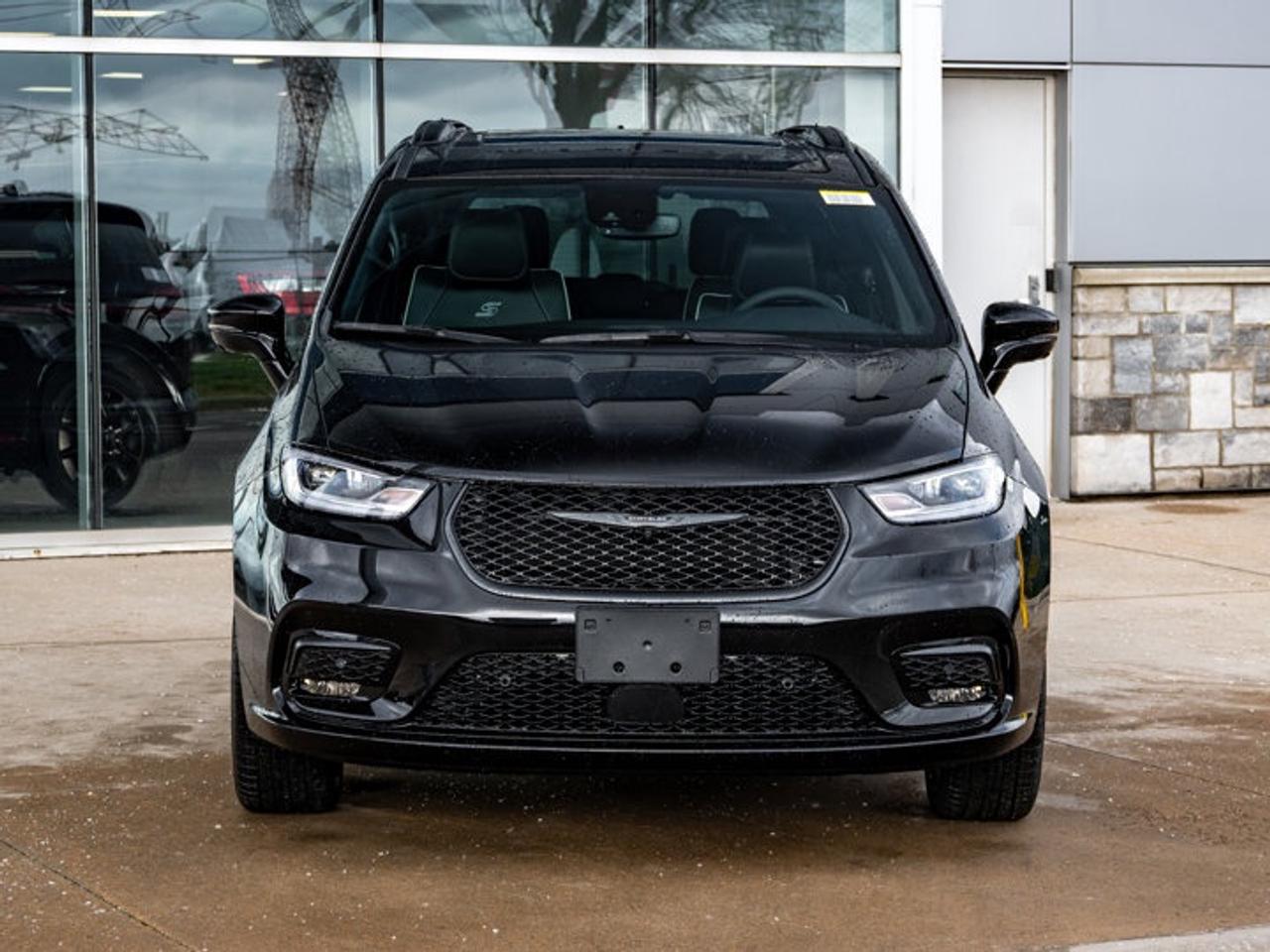 2026 Chrysler Pacifica Limited Photo