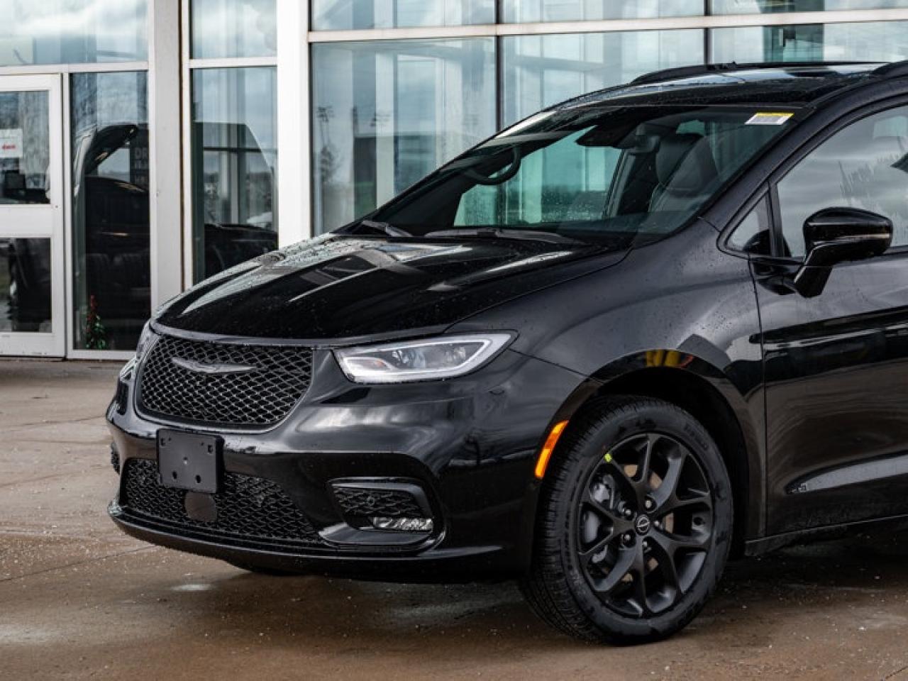 2026 Chrysler Pacifica Limited Photo