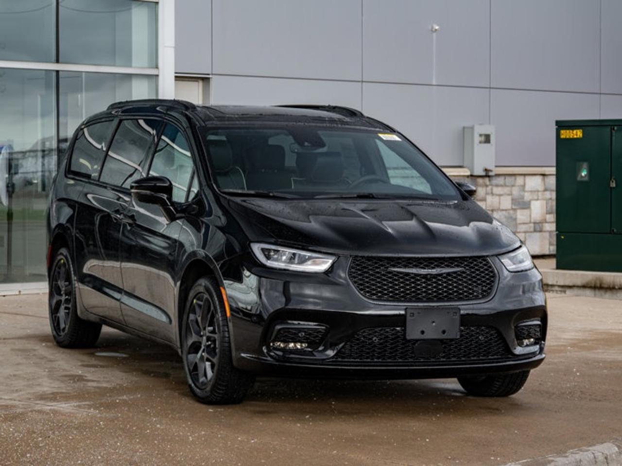 2026 Chrysler Pacifica Limited Photo