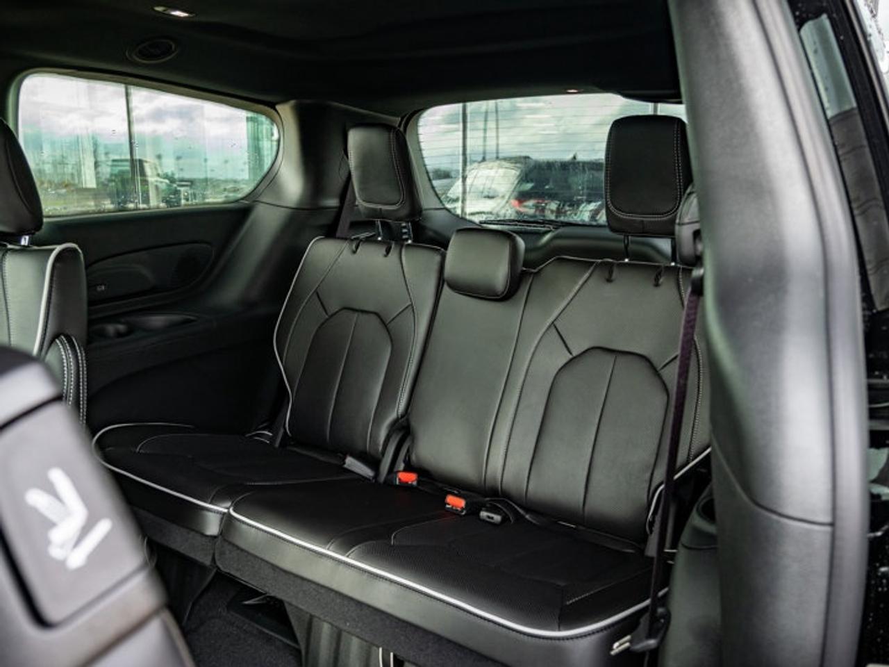 2026 Chrysler Pacifica Limited Photo