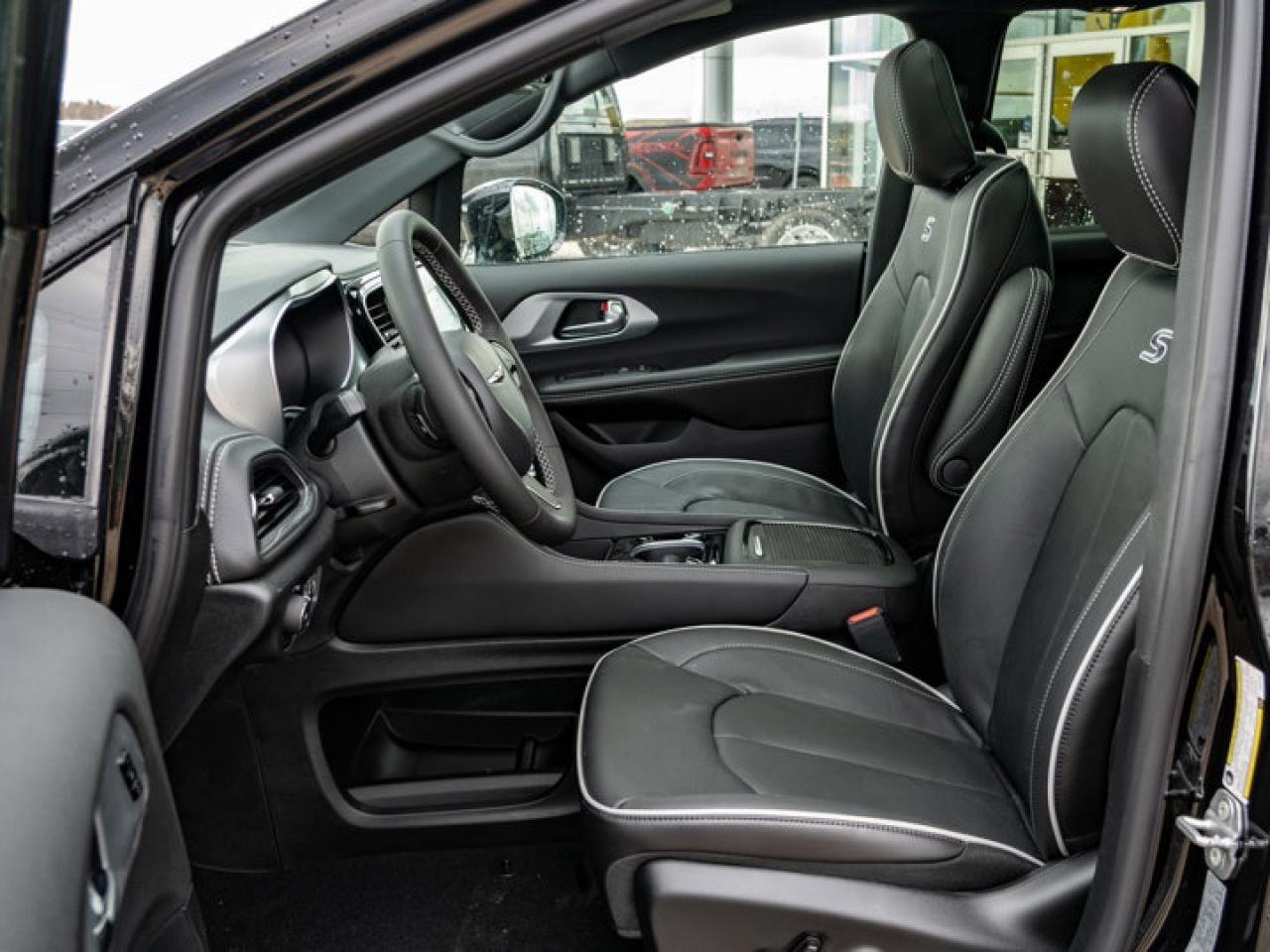 2026 Chrysler Pacifica Limited Photo