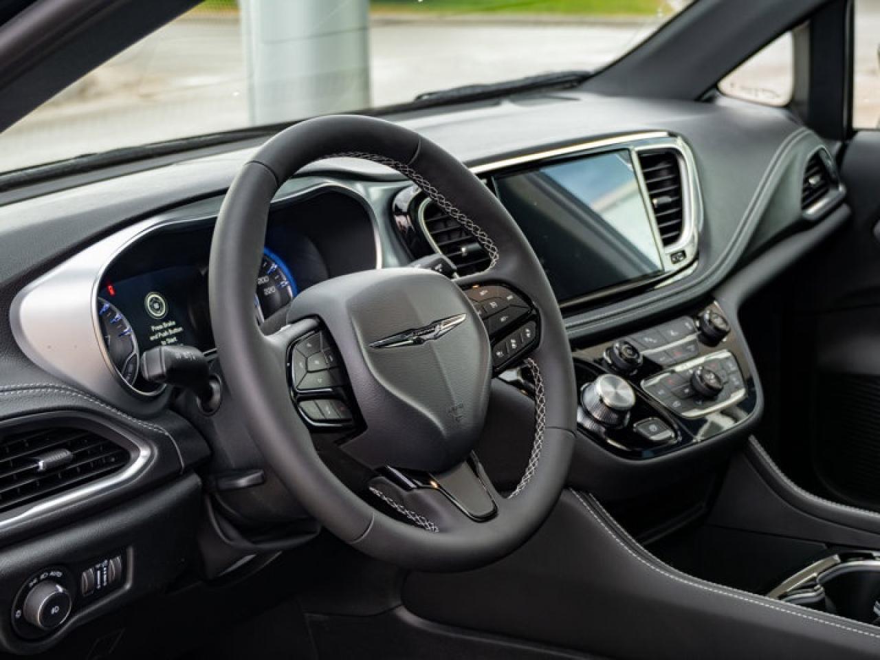 2026 Chrysler Pacifica Limited Photo