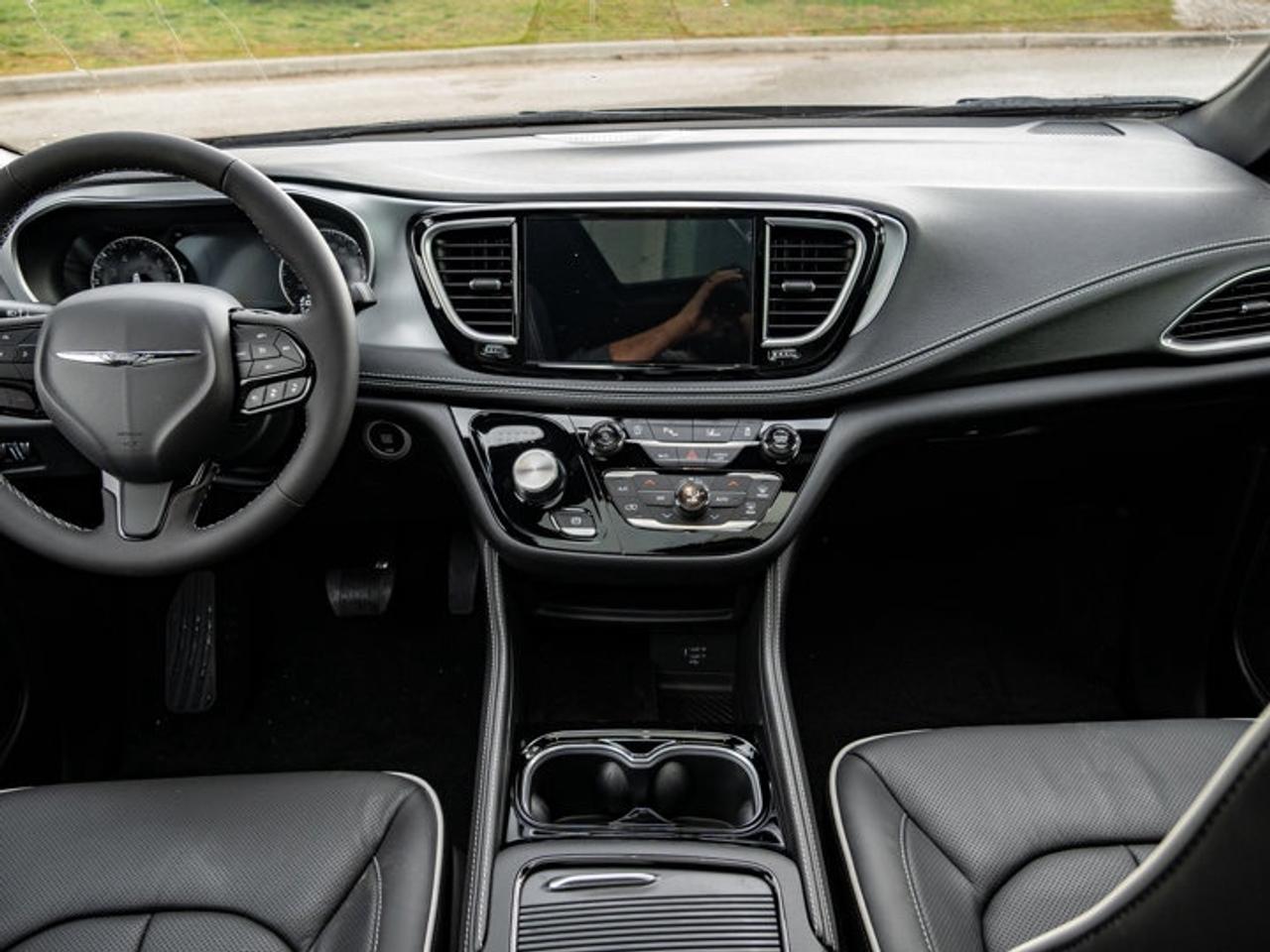 2026 Chrysler Pacifica Limited Photo