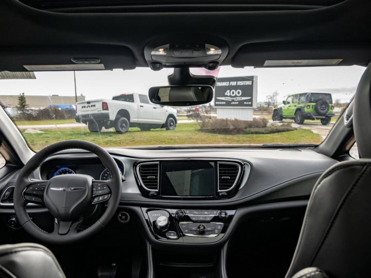 2026 Chrysler Pacifica Limited Photo