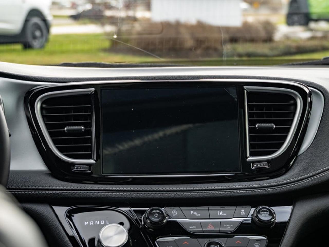 2026 Chrysler Pacifica Limited Photo