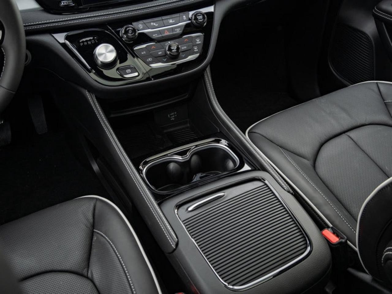 2026 Chrysler Pacifica Limited Photo