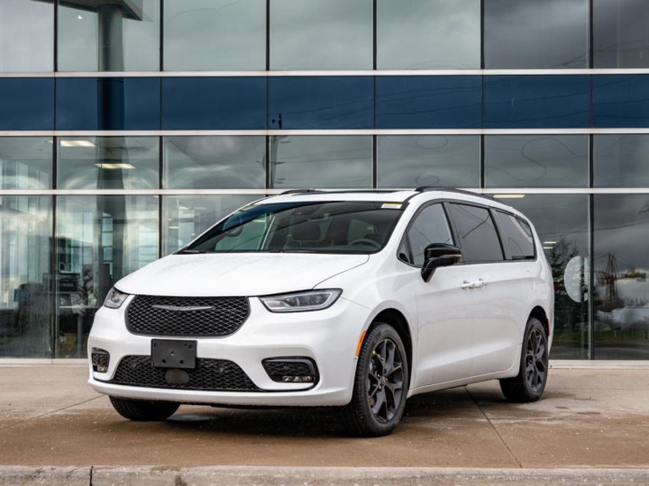 2026 Chrysler Pacifica Limited Photo