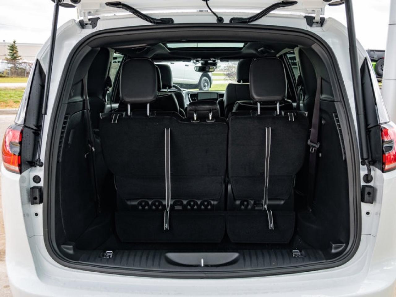 2026 Chrysler Pacifica Limited Photo