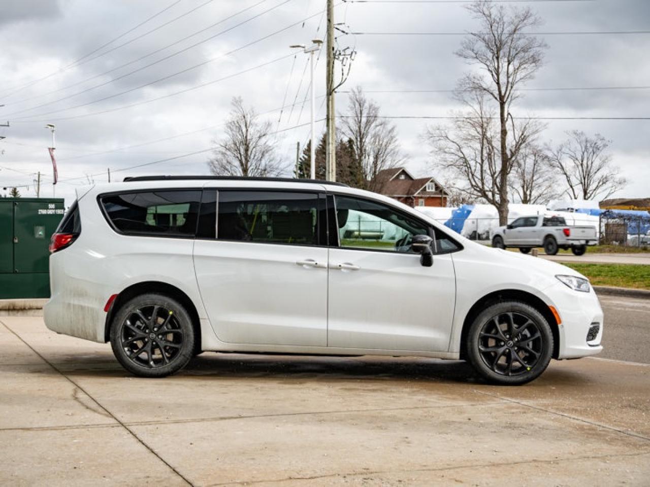 2026 Chrysler Pacifica Limited Photo