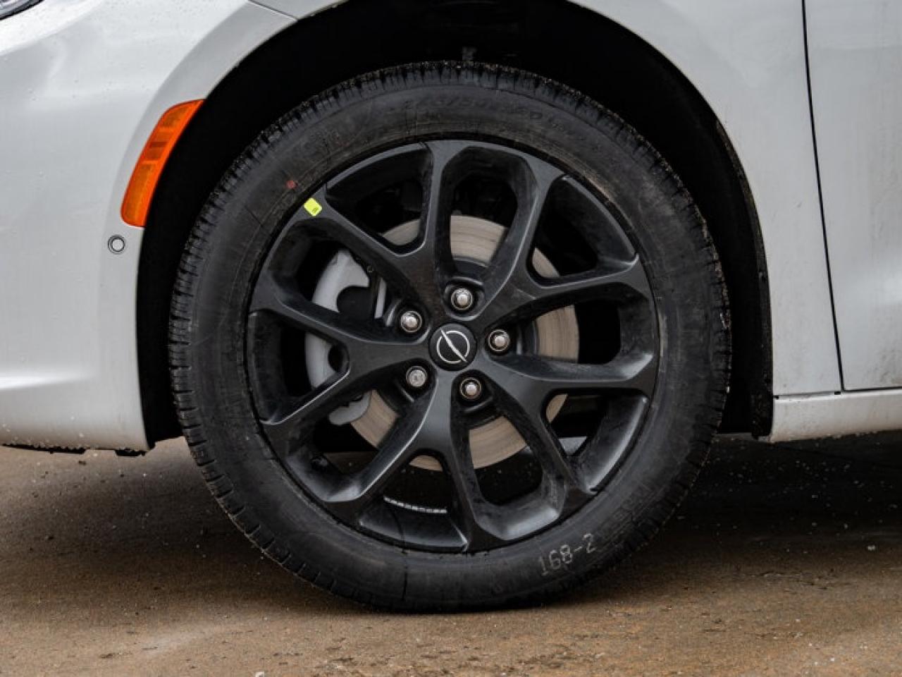 2026 Chrysler Pacifica Limited Photo