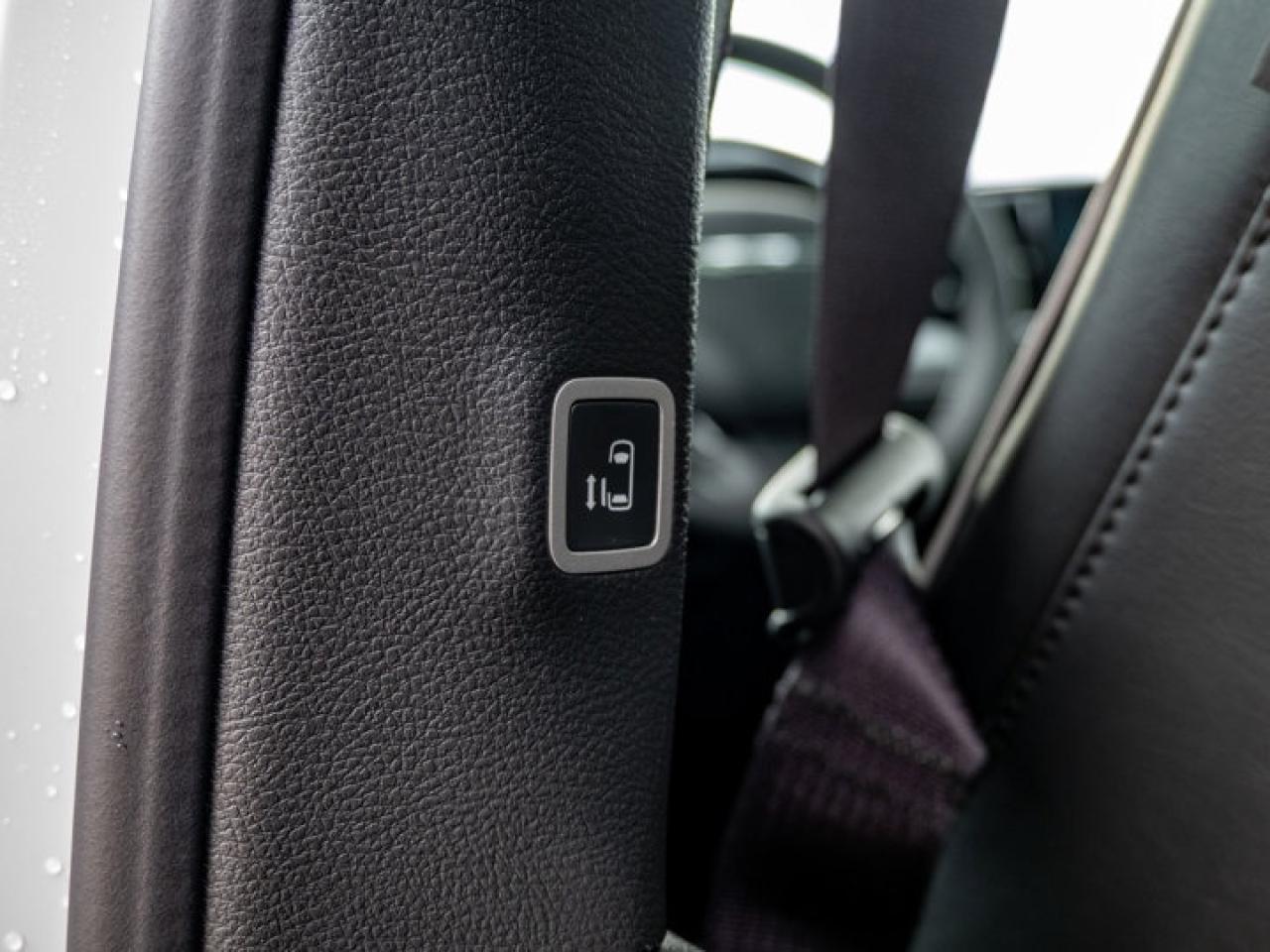 2026 Chrysler Pacifica Limited Photo