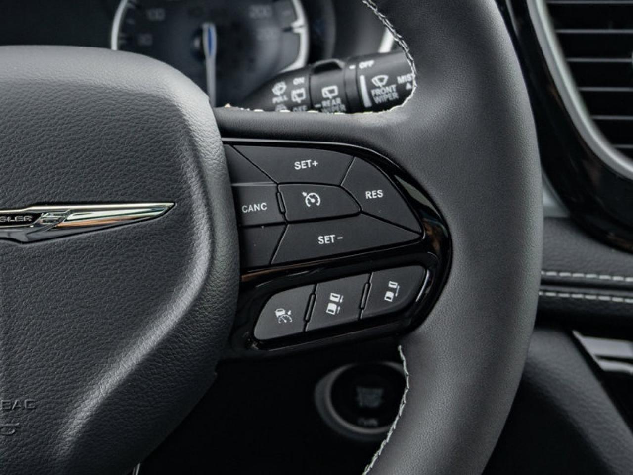 2026 Chrysler Pacifica Limited Photo