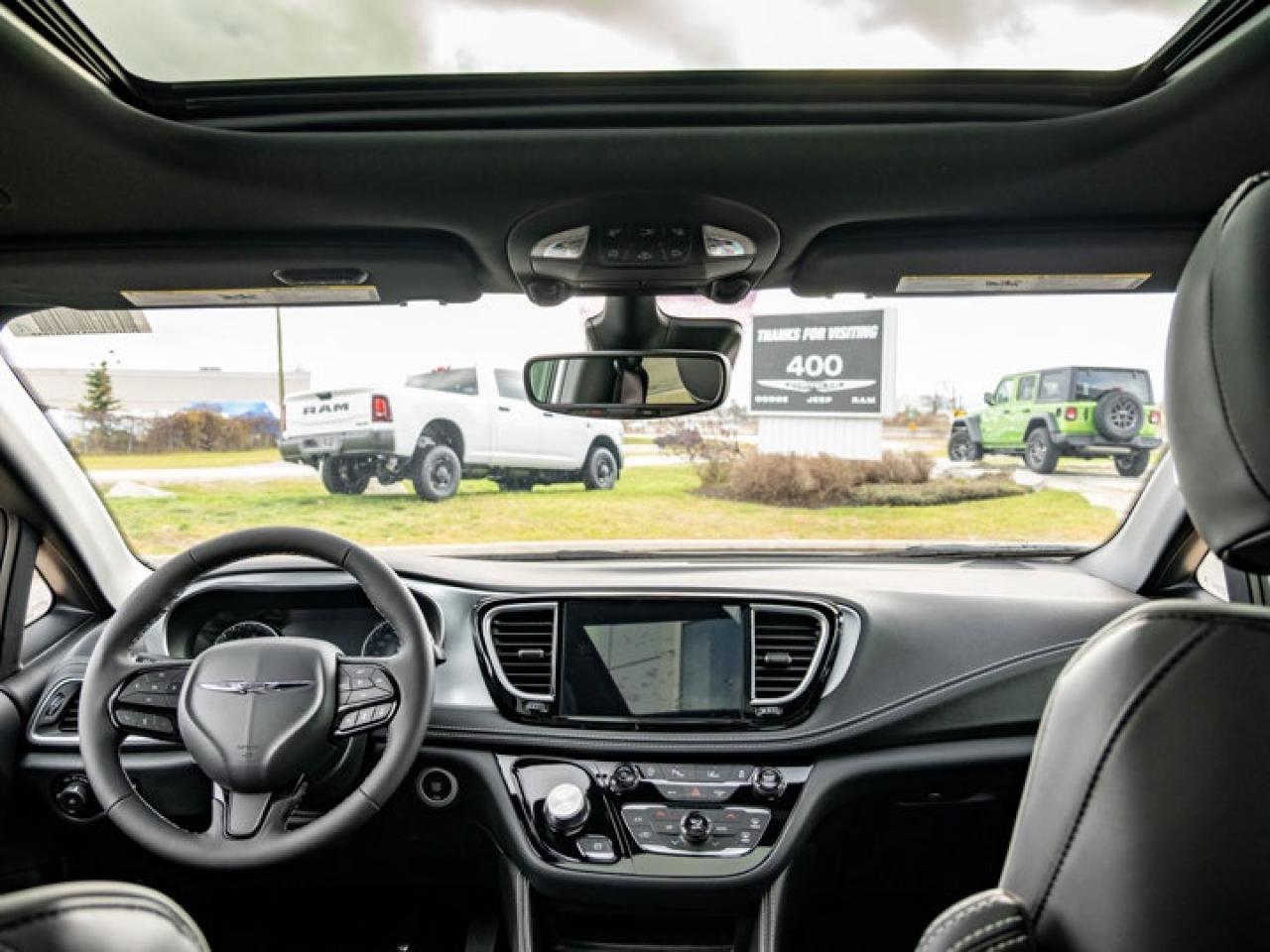 2026 Chrysler Pacifica Limited Photo