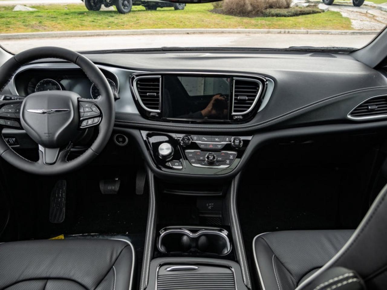 2026 Chrysler Pacifica Limited Photo