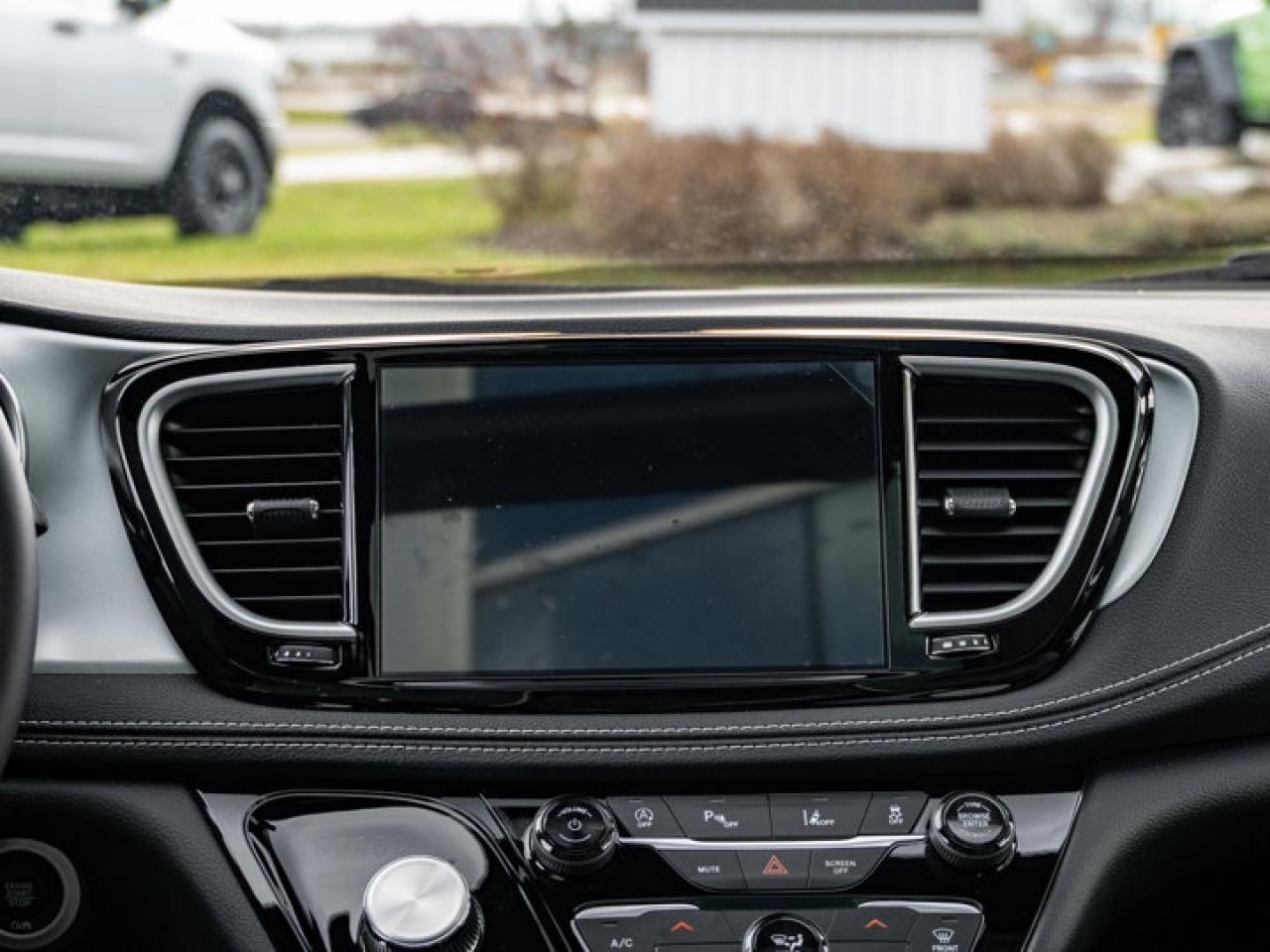 2026 Chrysler Pacifica Limited Photo