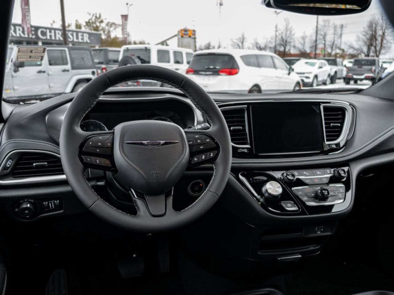 2026 Chrysler Pacifica Select Photo