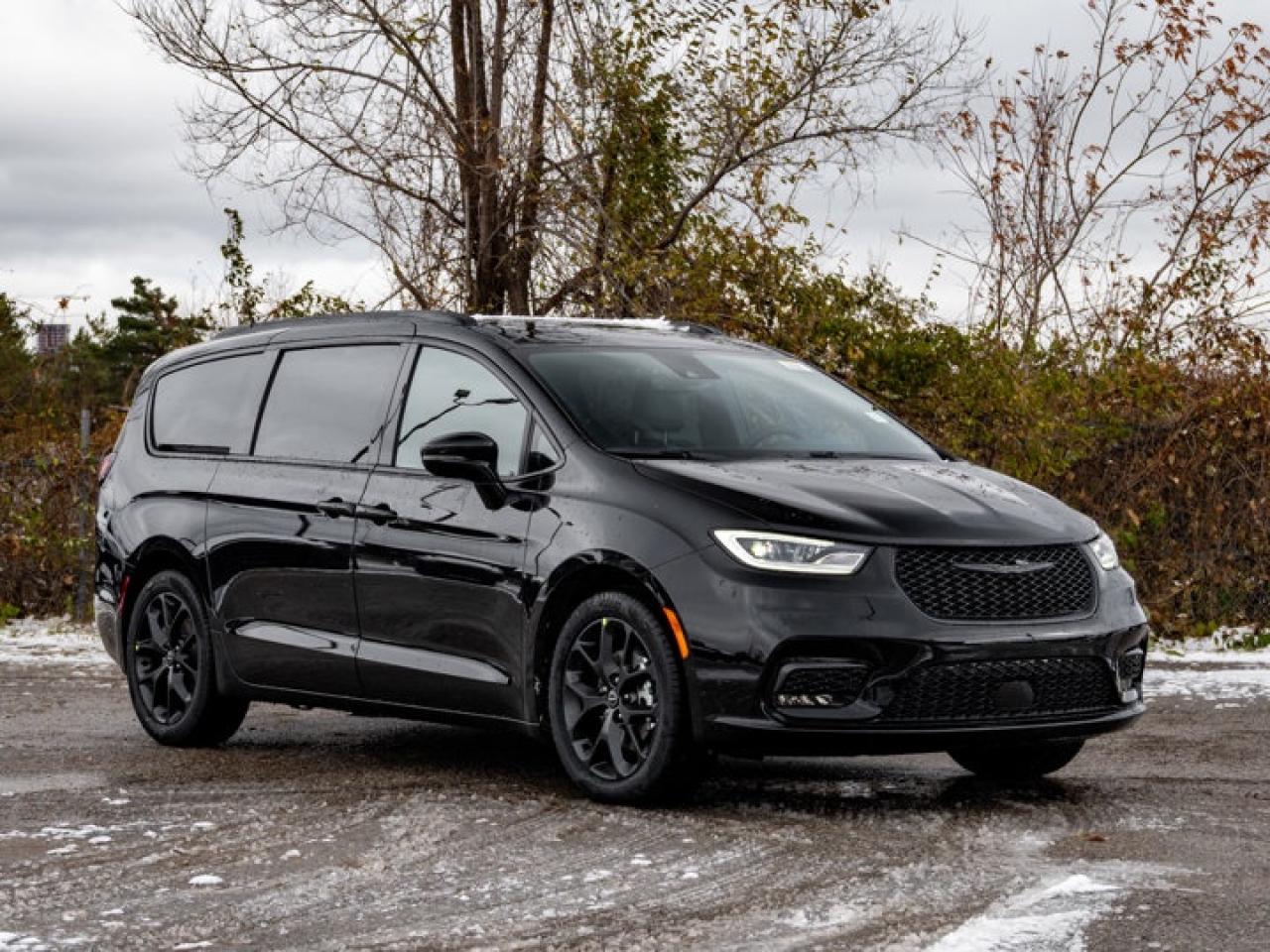 2026 Chrysler Pacifica Select Photo