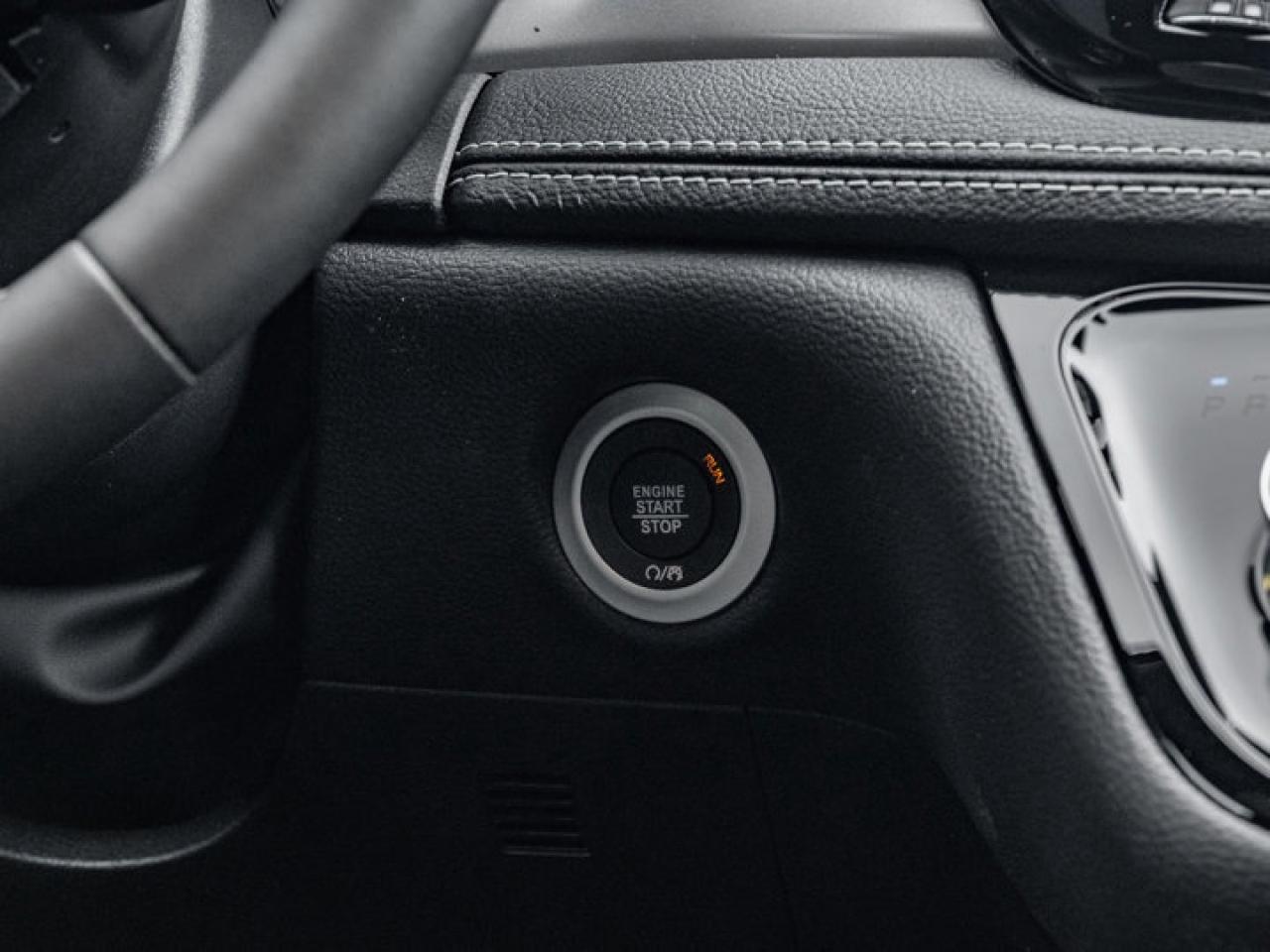 2026 Chrysler Pacifica Select Photo