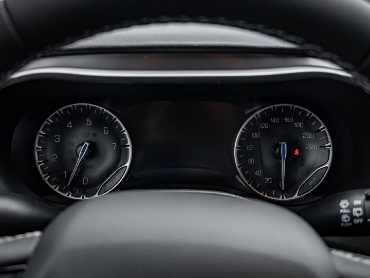 2026 Chrysler Pacifica Select Photo