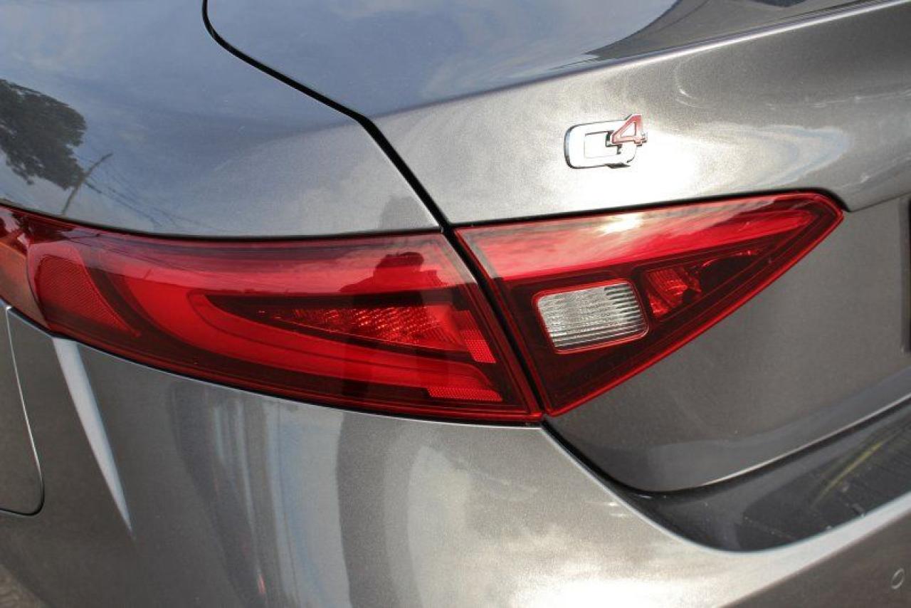 2017 Alfa Romeo Giulia Low Ks*AWD*Heated Leather*Moon Roof*Bluetooth - Photo #4