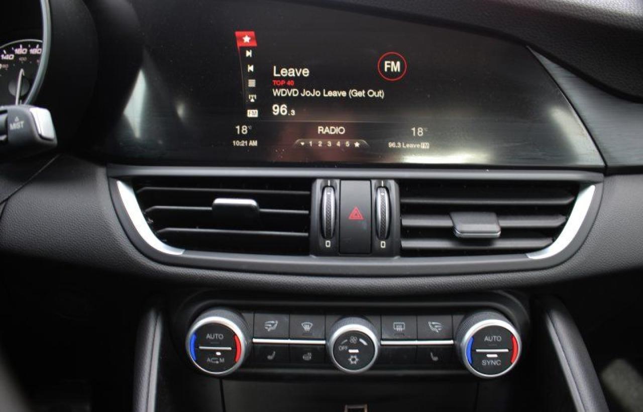 2017 Alfa Romeo Giulia Low Ks*AWD*Heated Leather*Moon Roof*Bluetooth - Photo #24