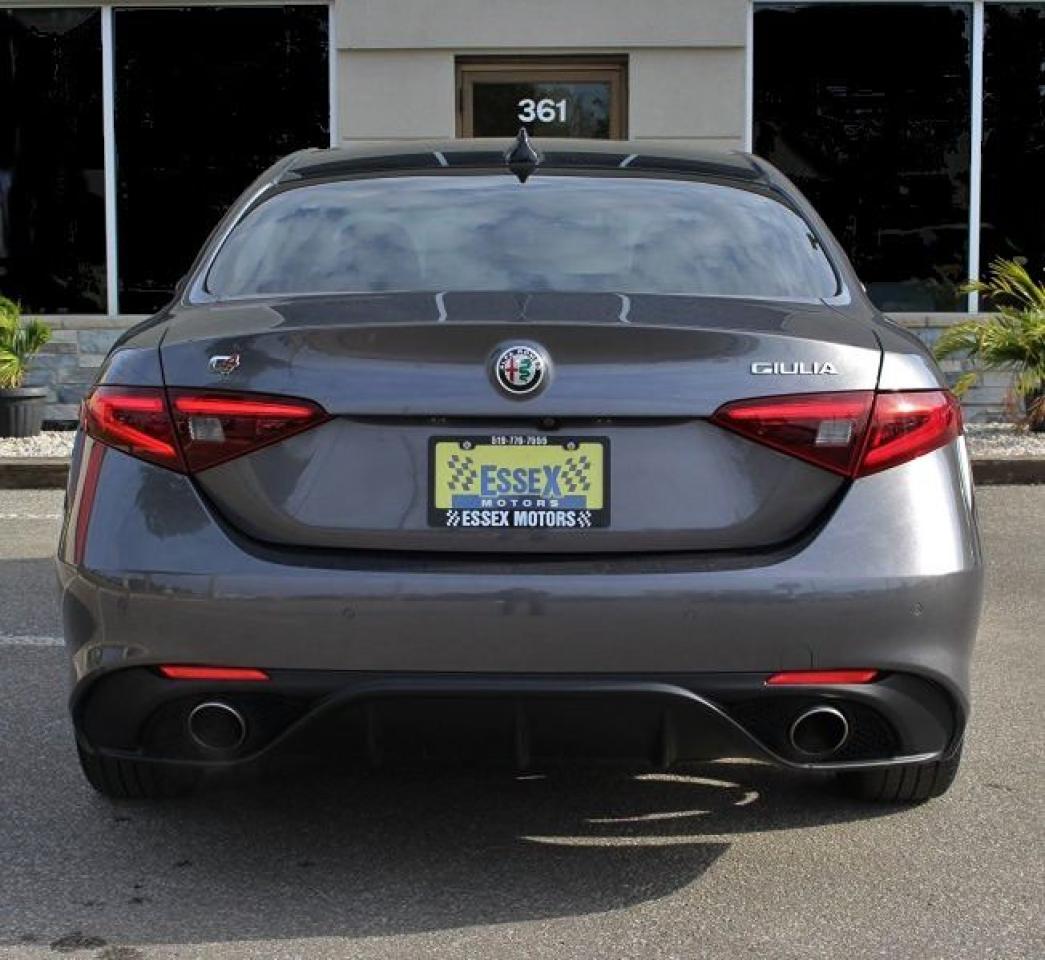 2017 Alfa Romeo Giulia Low Ks*AWD*Heated Leather*Moon Roof*Bluetooth - Photo #8