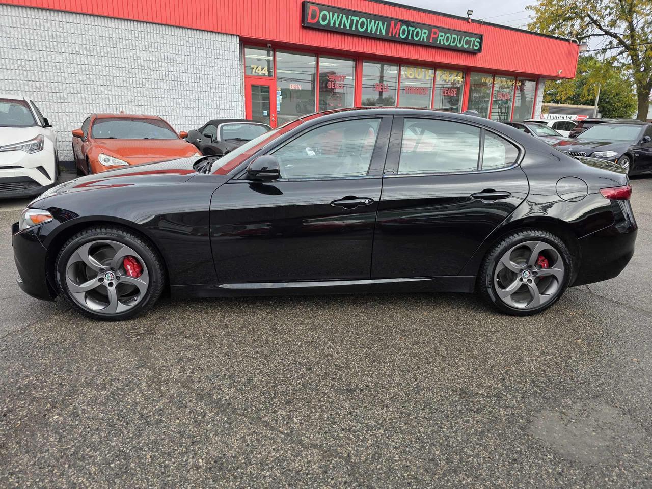 2017 Alfa Romeo Giulia Q4 AWD Photo2