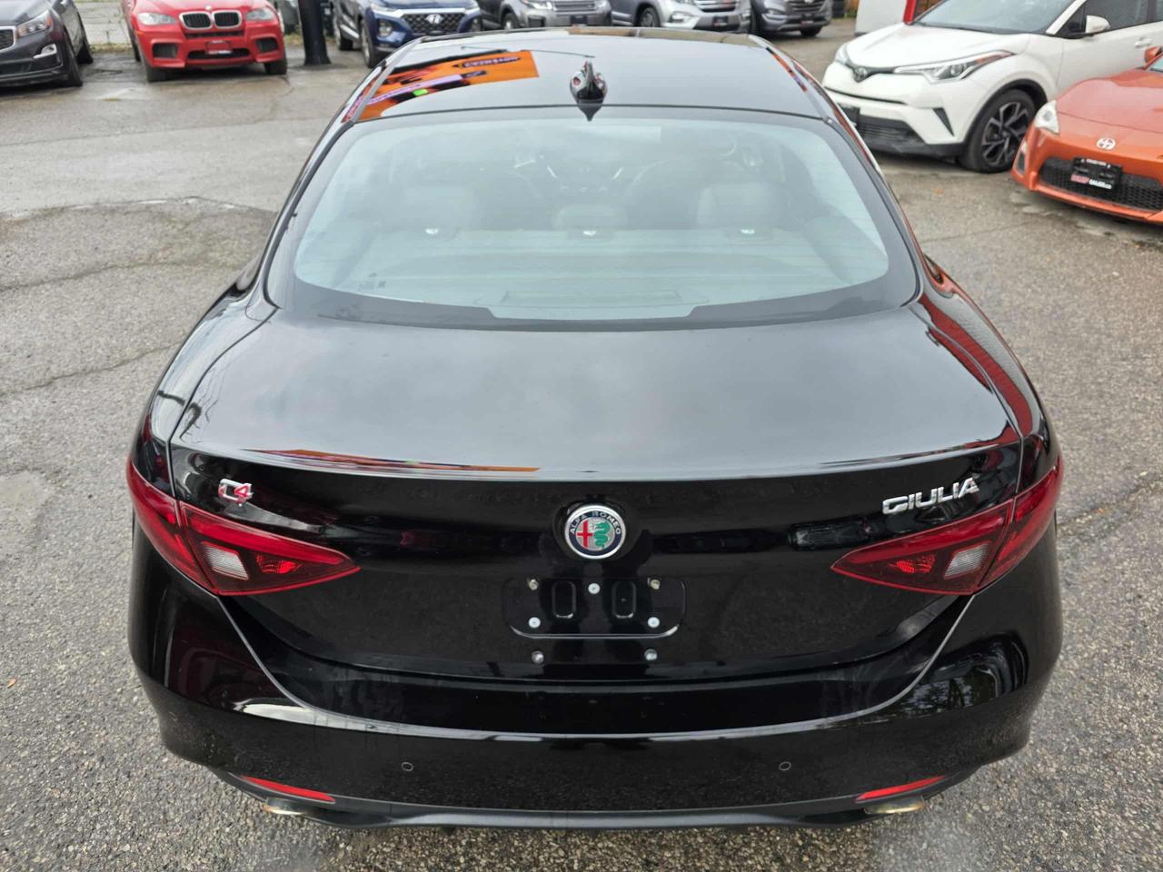 2017 Alfa Romeo Giulia Q4 AWD Photo4