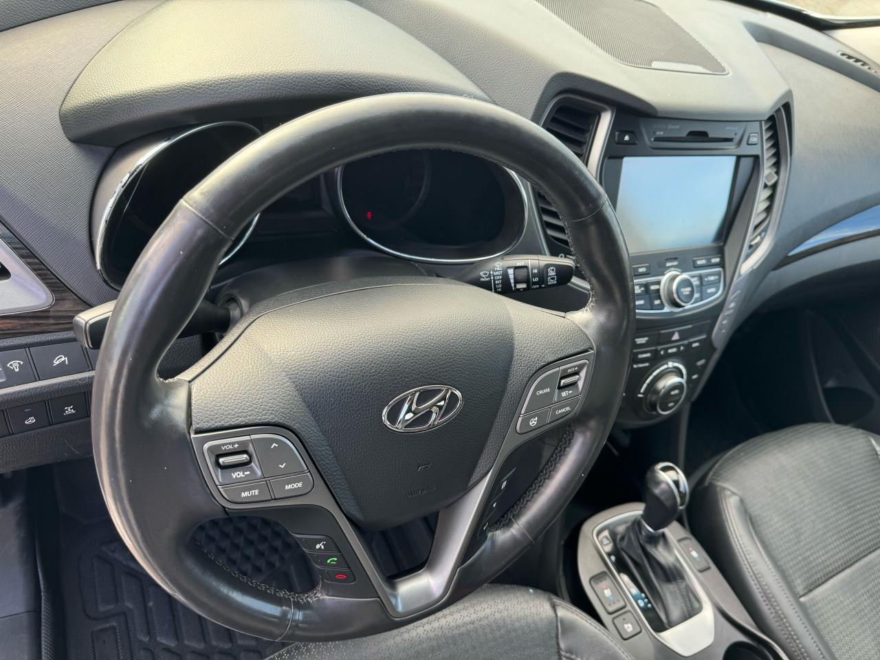 2013 Hyundai Santa Fe LIMITED - Photo #9