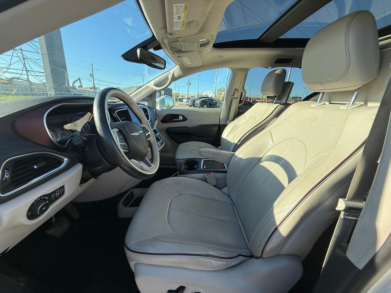 2017 Chrysler Pacifica Limited - Photo #9