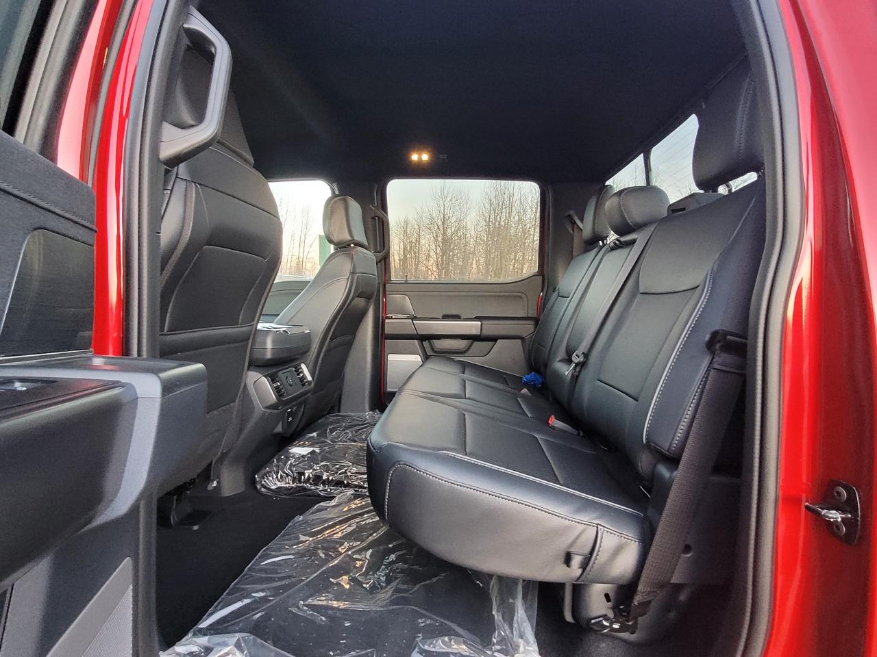 2025 Ford F-150 Lariat Photo5