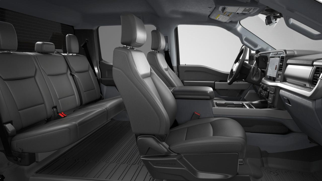 2026 Ford SUPERDUTY F-250® XLT Photo5