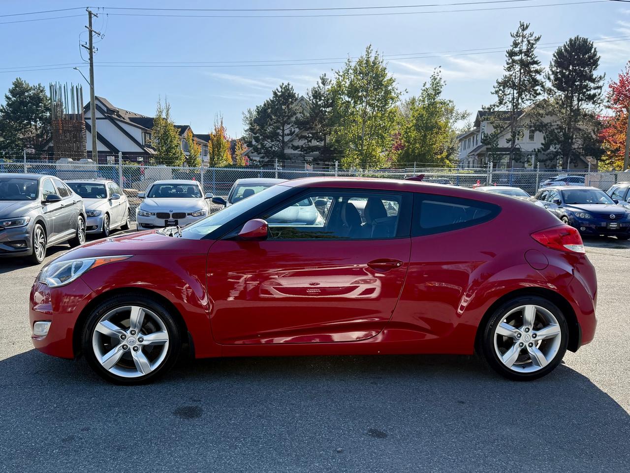 2012 Hyundai Veloster FINANCING AVAILABLE Photo8