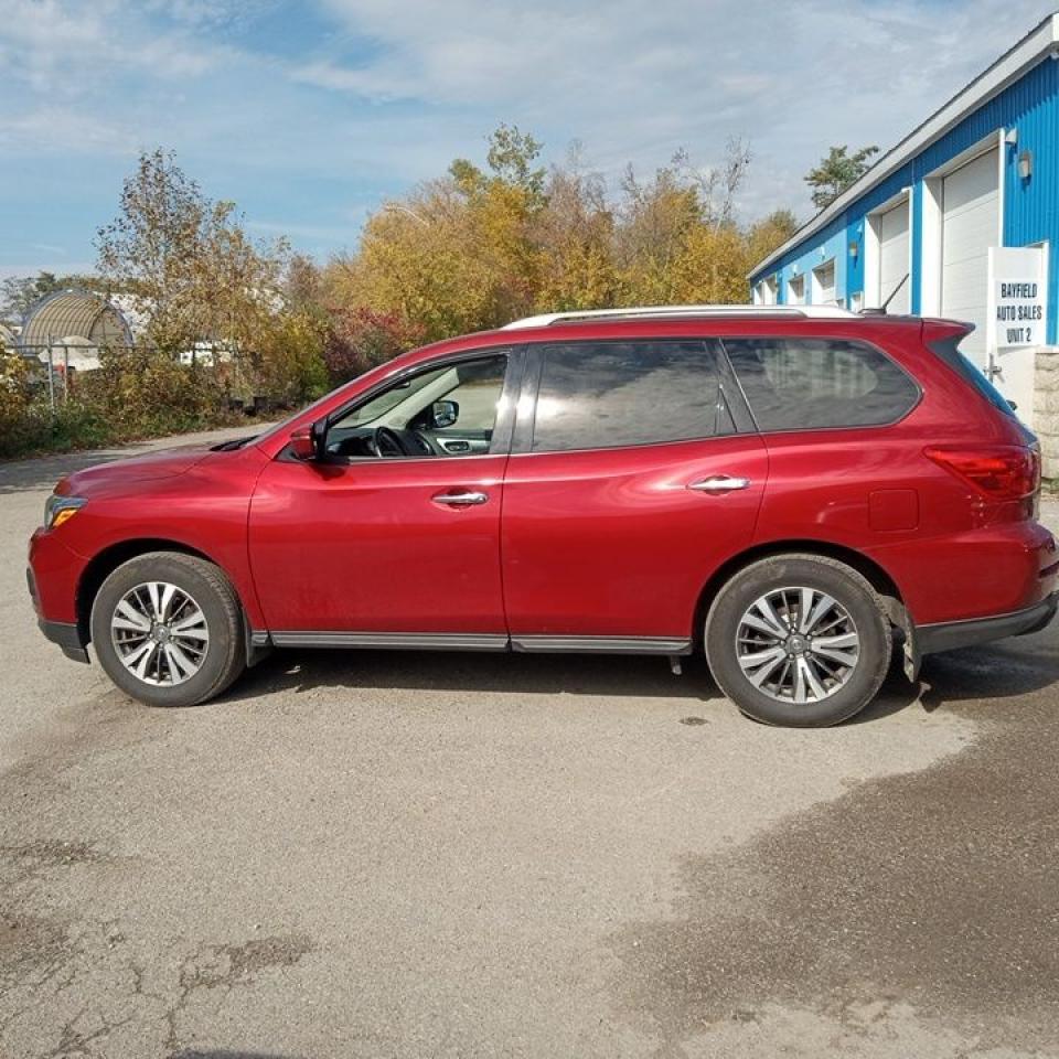 2017 Nissan Pathfinder SL - Photo #8