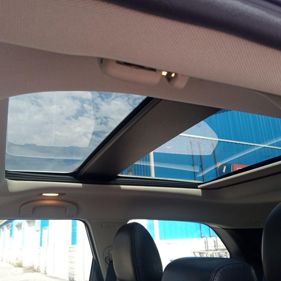 2017 Nissan Pathfinder SL - Photo #12