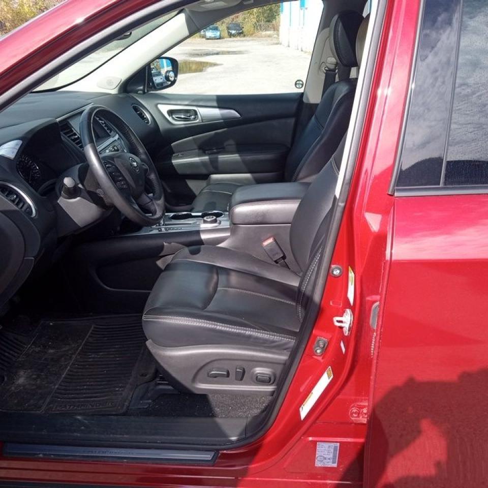 2017 Nissan Pathfinder SL - Photo #13