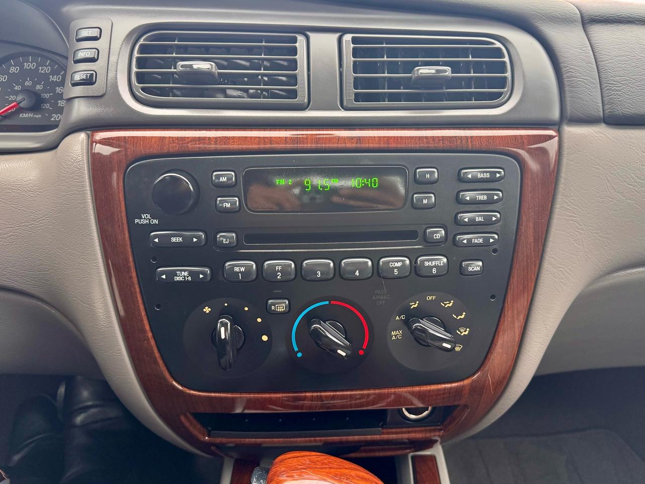 2005 Ford Taurus SEL FINANCING AVAILABLE Photo13