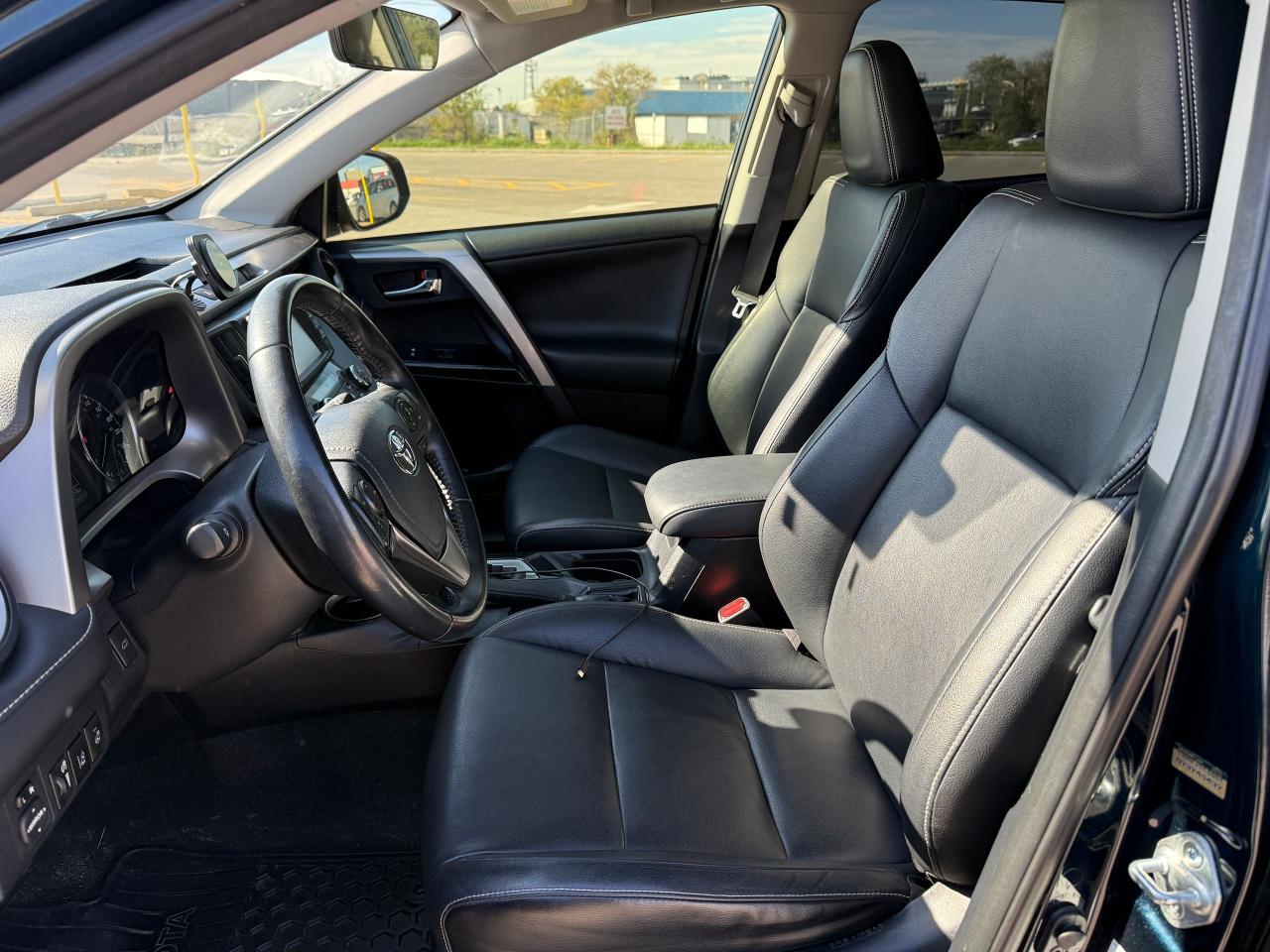 2017 Toyota RAV4 Limited*HYBRID*LOADED*CLEAN CARFAX* - Photo #8