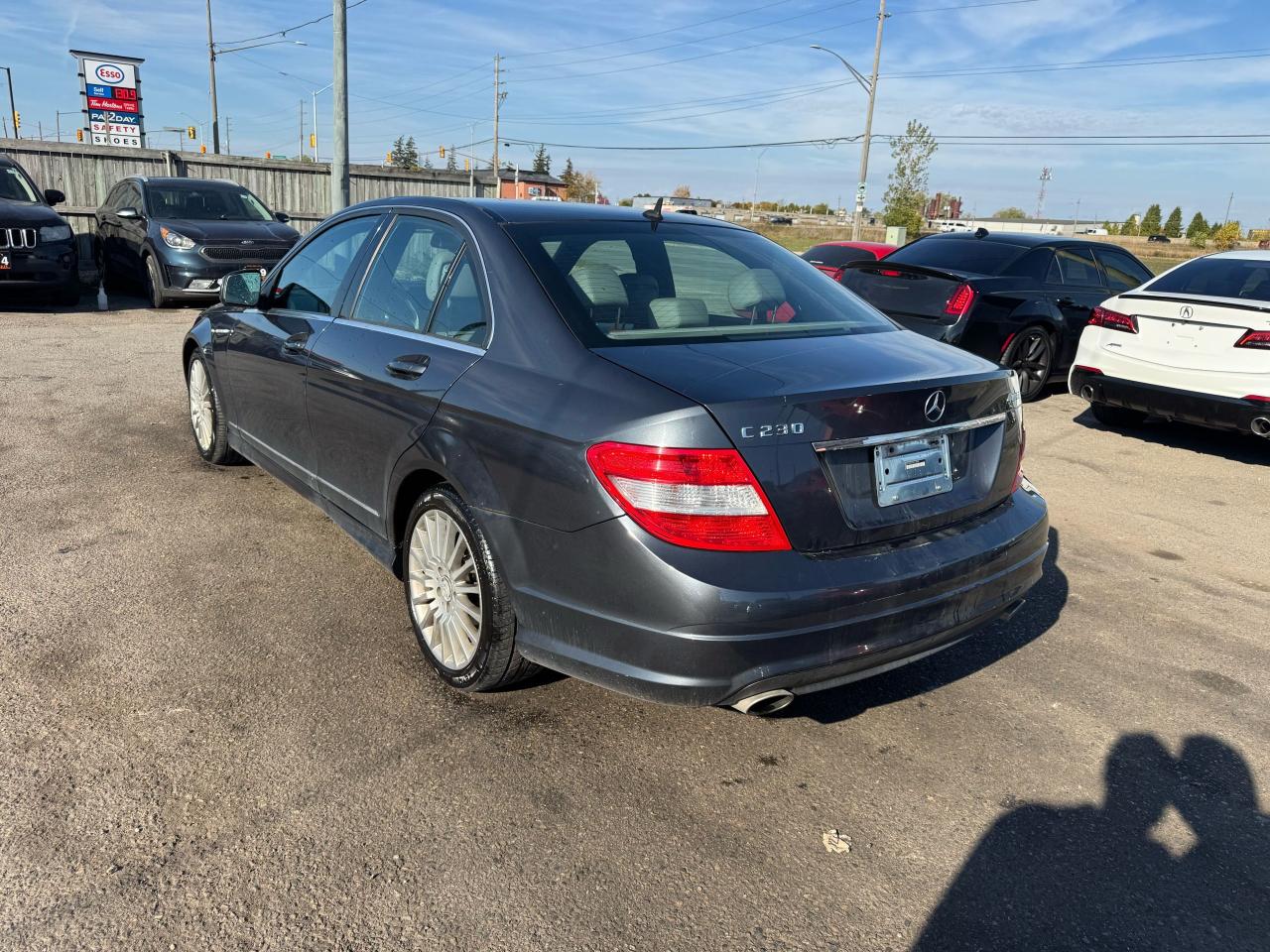 2008 Mercedes-Benz C-Class 2.5L, ONLY 88KMS, LOADED, CERTIFIED Photo2