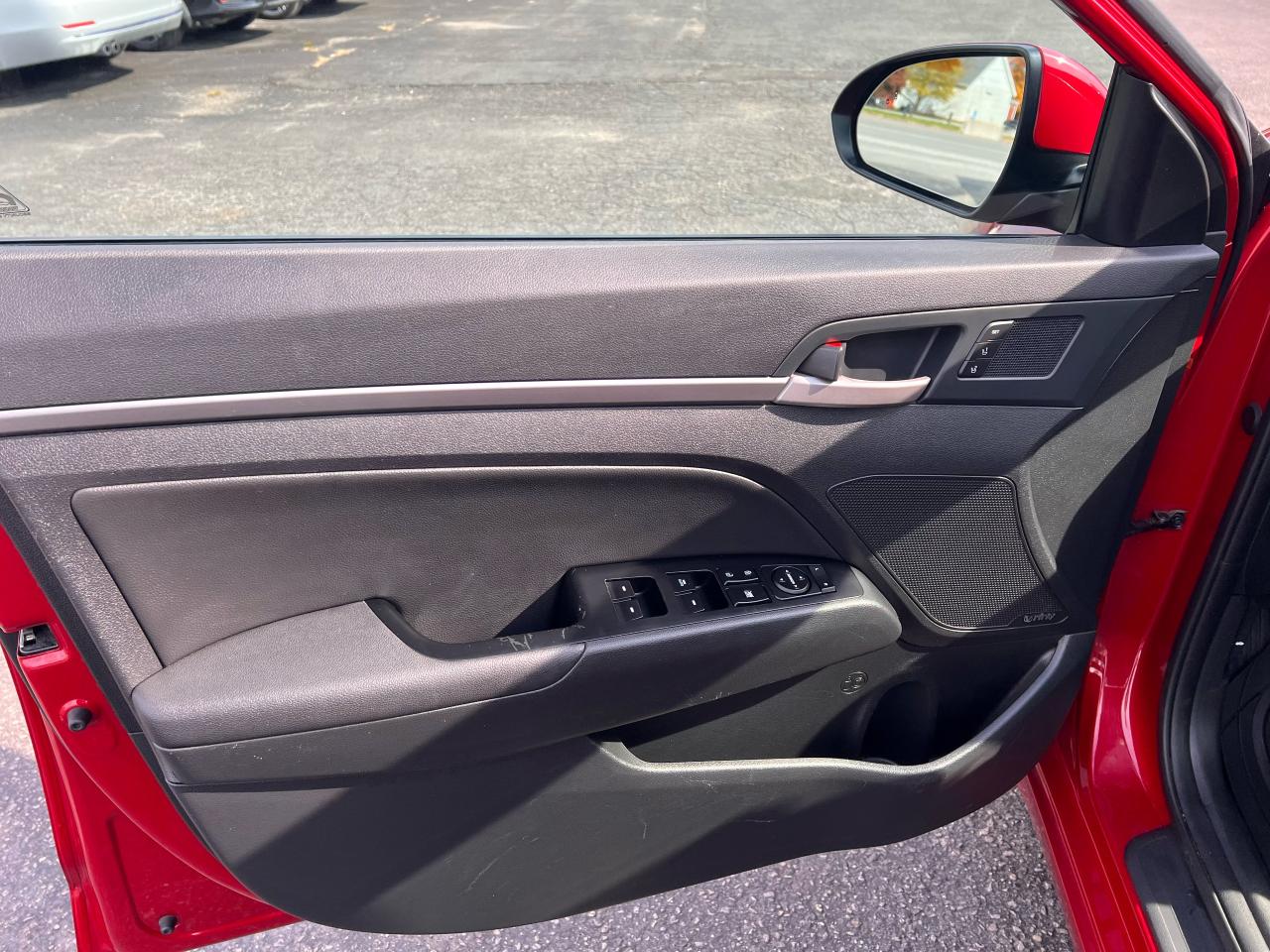 2018 Hyundai Elantra Limited Photo14