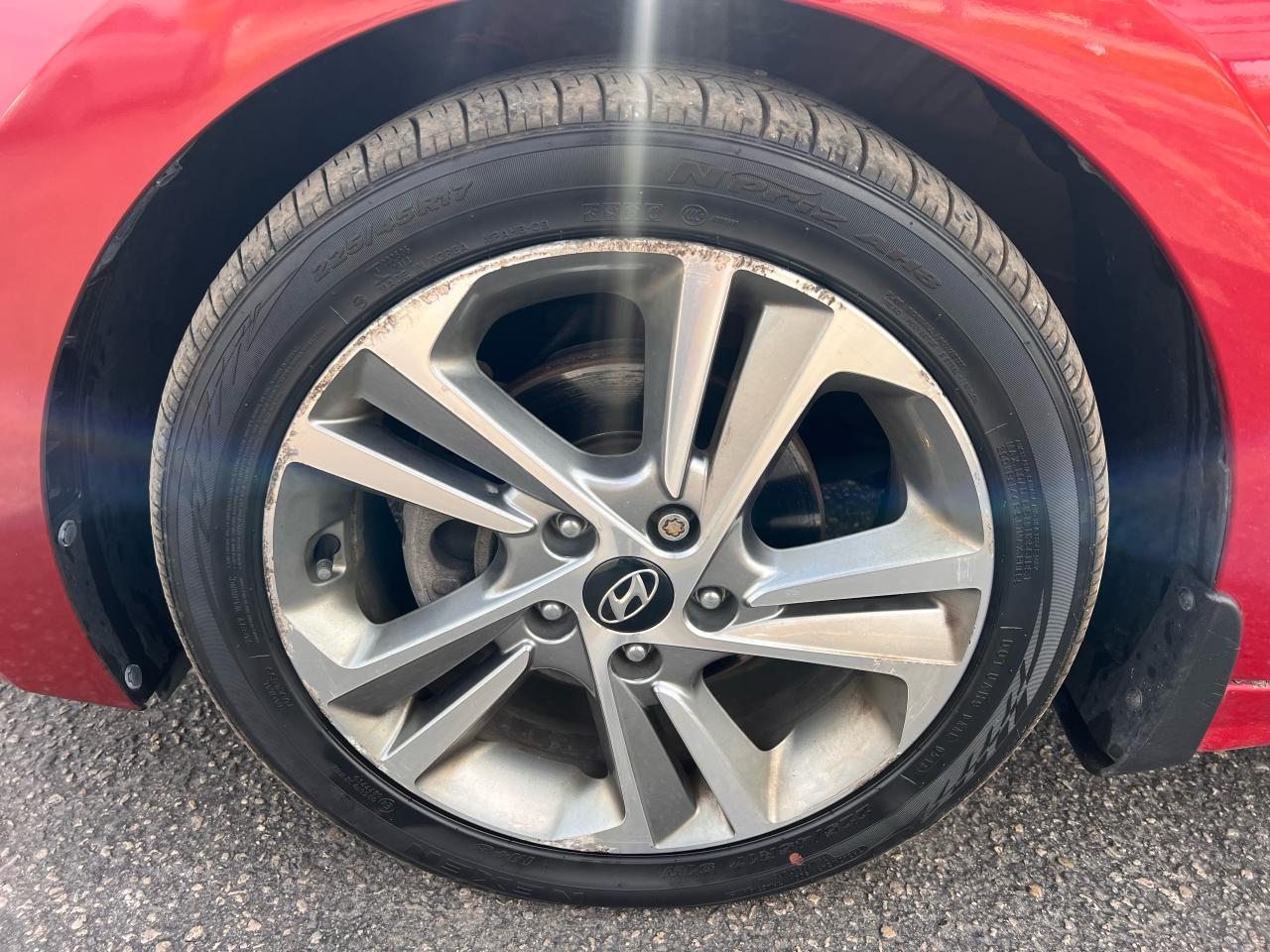 2018 Hyundai Elantra Limited Photo10