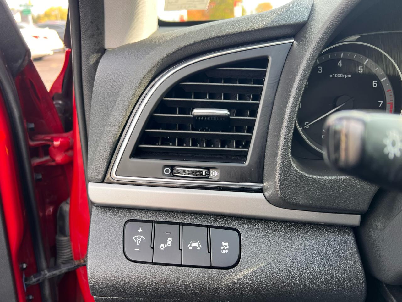 2018 Hyundai Elantra Limited Photo50