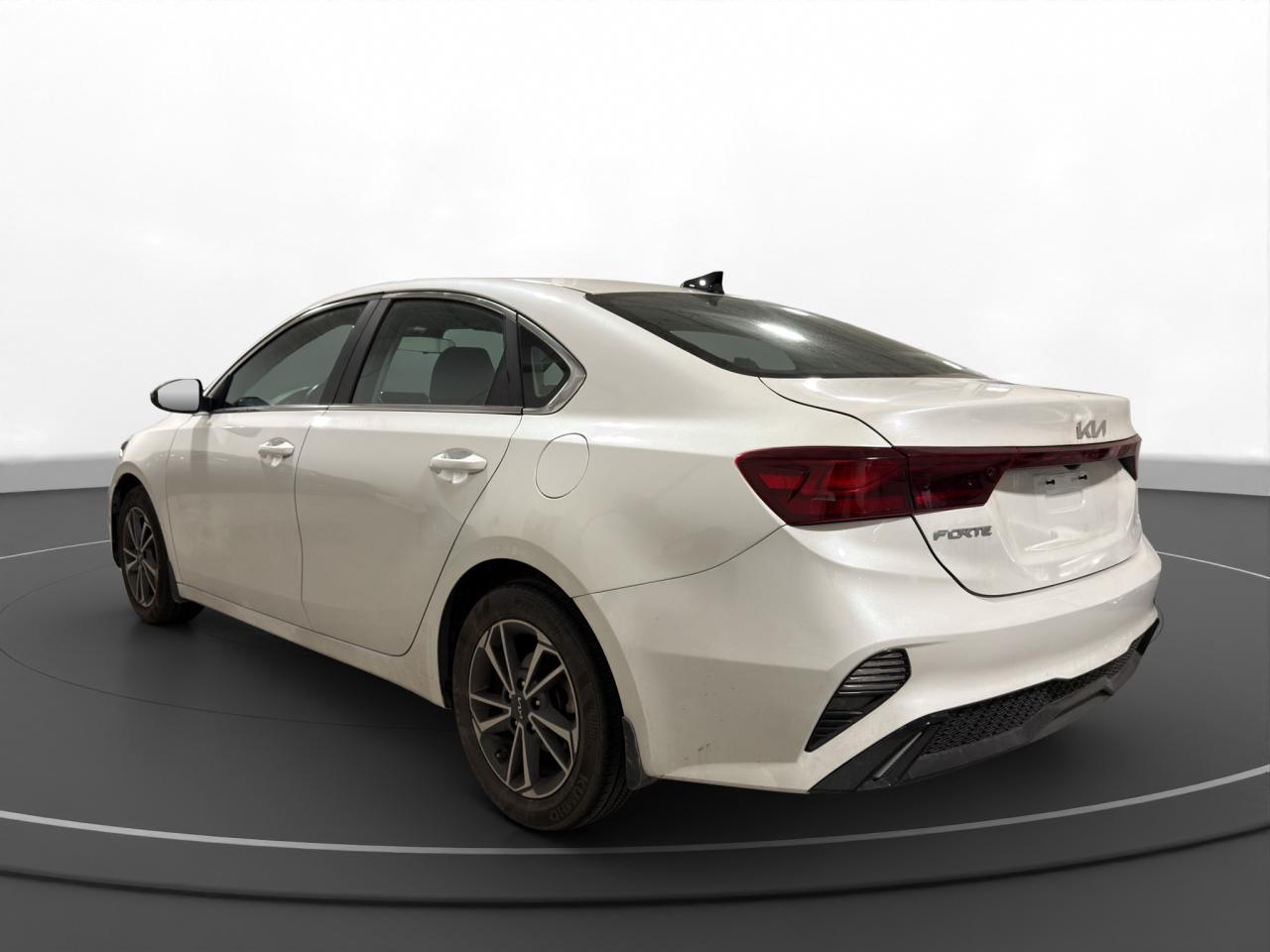 2022 Kia Forte EX IVT - Photo #5
