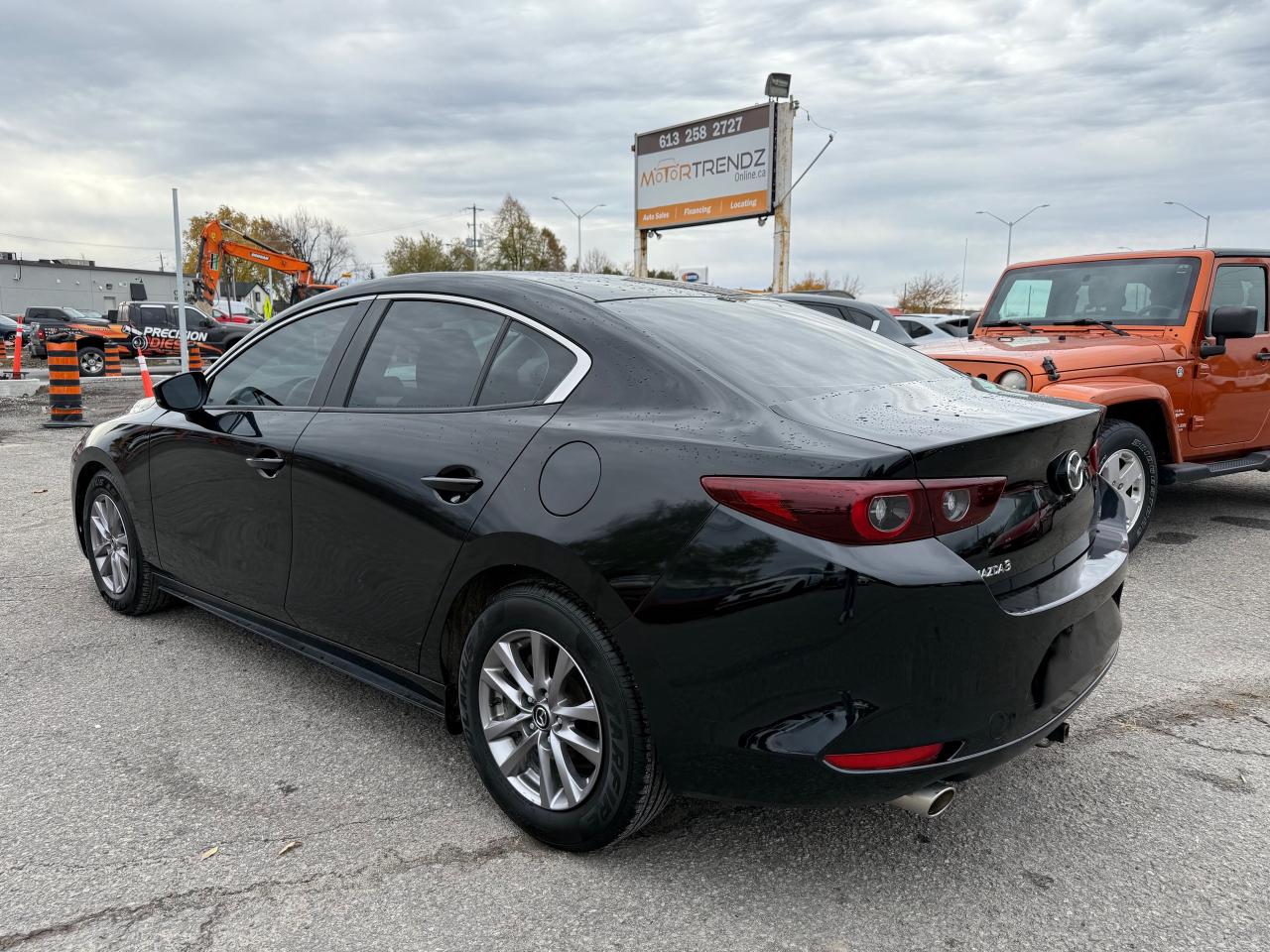 2022 Mazda MAZDA3 GX 6-Speed Manual! Heat Seats! Photo2