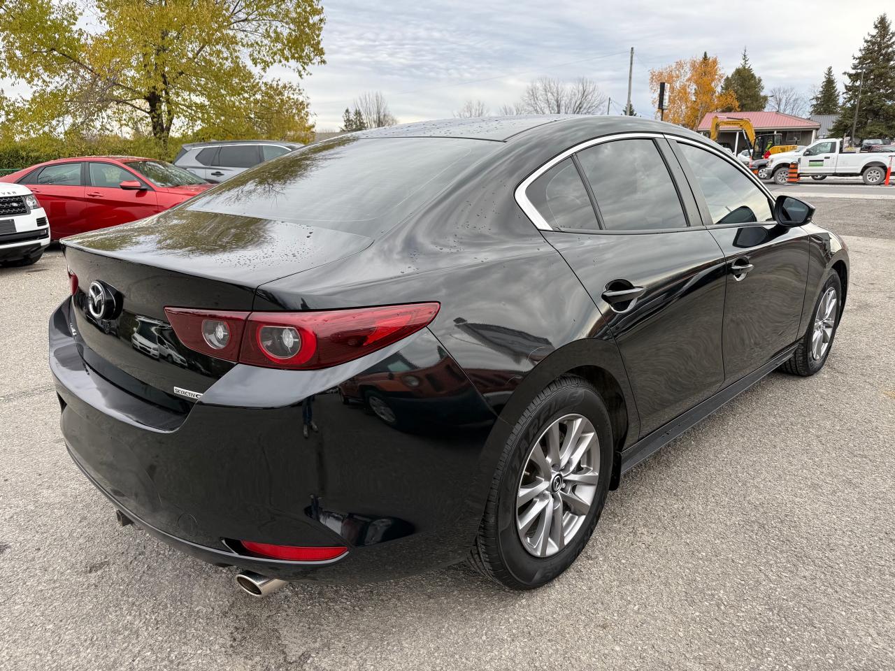 2022 Mazda MAZDA3 GX 6-Speed Manual! Heat Seats! Photo4
