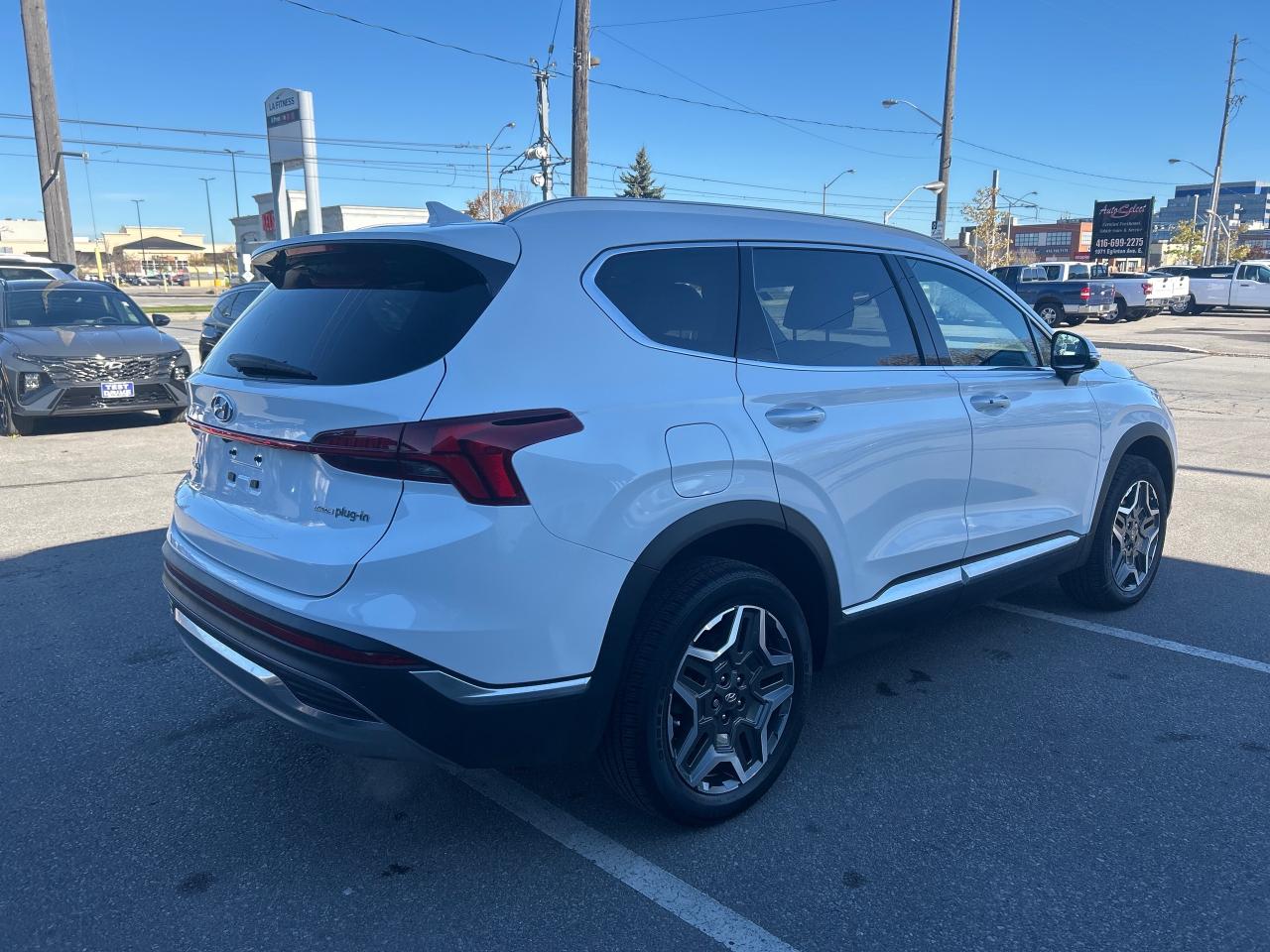 2023 Hyundai Santa Fe PLUG-IN HYBRID Luxury Photo4