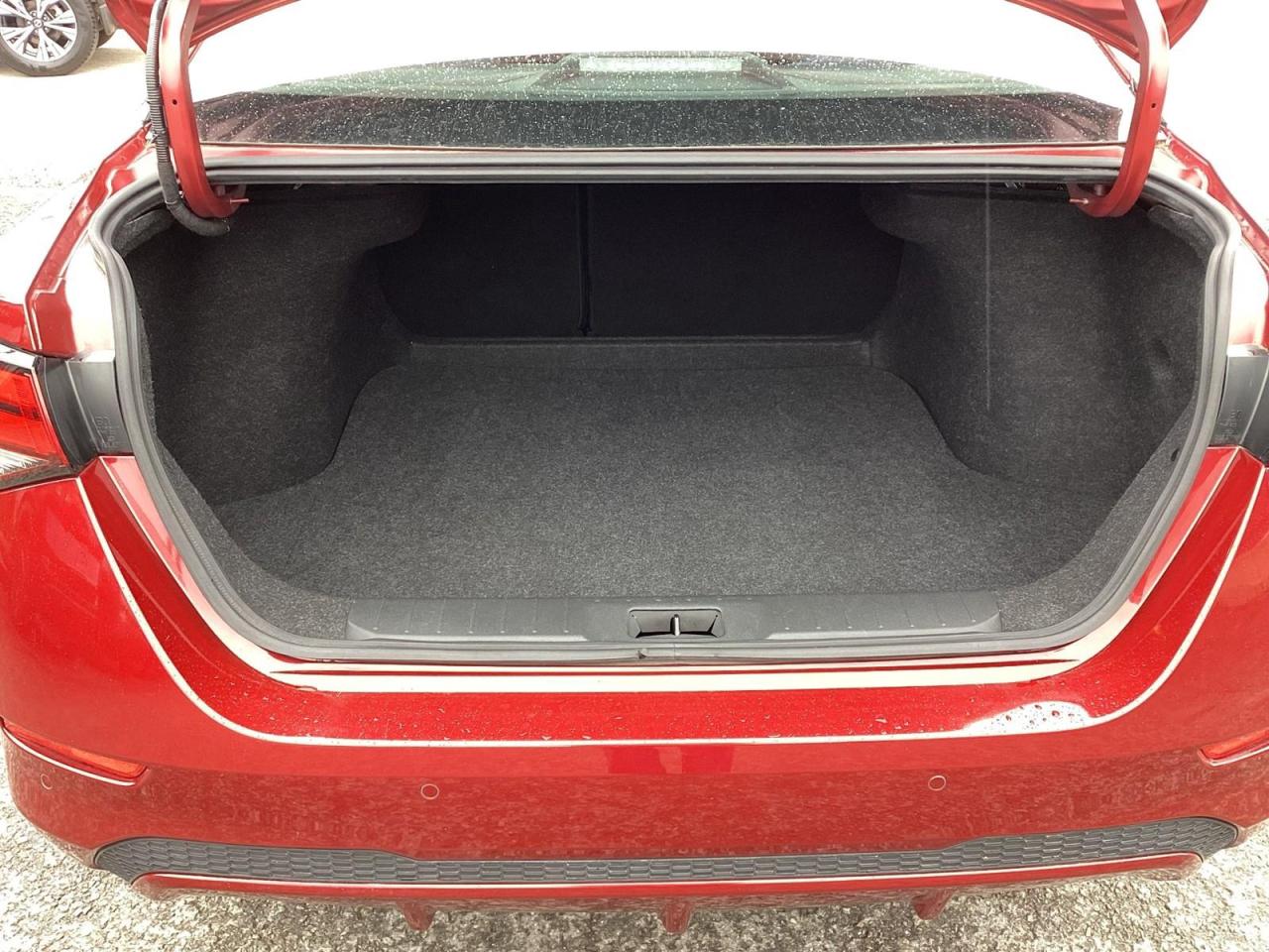 2021 Nissan Sentra SV Photo4